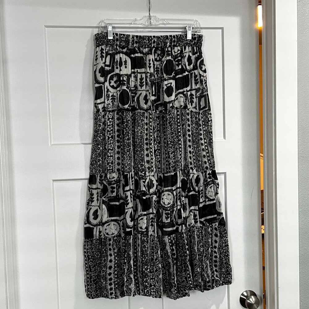 Flowy Gauze Black and White Skirt